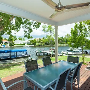 Noosa Entrance Waterfront 4* Нусавиль